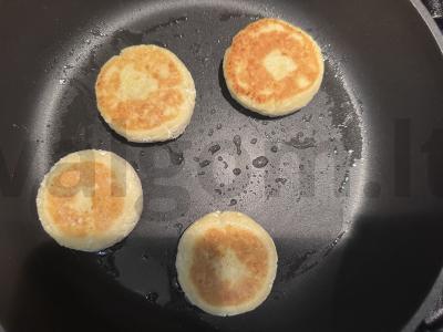 Sūrio blynai su šokoladu Žingsnis 5