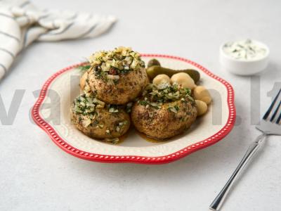 Kepta jauna bulvė su odele pagrindine nuotrauka