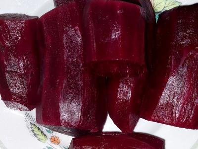 Aštrus burokėlių salotas su sūriu Žingsnis 1