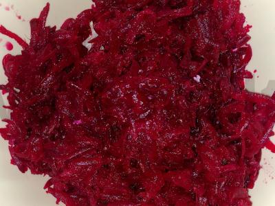 Aštrus burokėlių salotas su sūriu Žingsnis 3