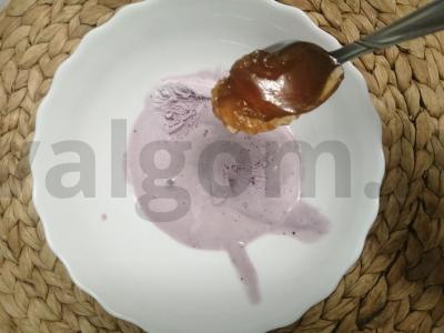 Pieninis kokteilis su mėlynių ledais Žingsnis 2