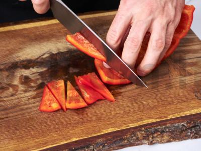 Daržovių salotas su traškiais parmezano traškučiais Žingsnis 4