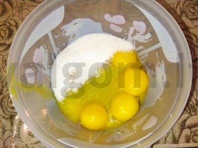 Tortas „Praga“ su kondensuotu pienu Žingsnis 1