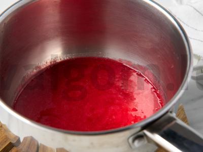 Raudonųjų serbentų padažas mėsos patiekalams Žingsnis 2