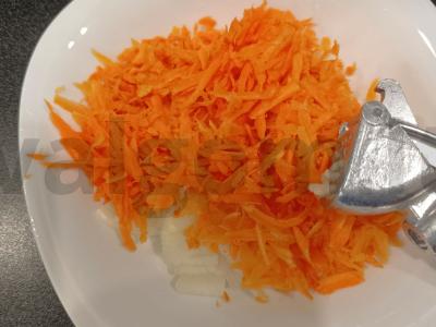 Skani salotos iš funčozos su cukinija Žingsnis 4