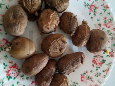 Kūdikių bulvės keptuvėje Žingsnis 1