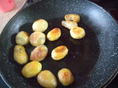 Kūdikių bulvės keptuvėje Žingsnis 5