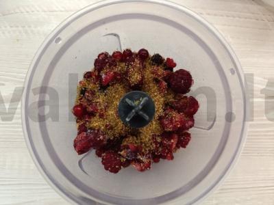 Šaldytų uogų kompotas Žingsnis 2