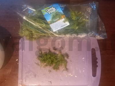 Salotas su kiaušiniu, sūriu ir avokadu Žingsnis 4