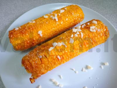 Kepta kukurūza su česnaku ir krapais kokosų aliejuje Žingsnis 6