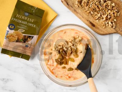 Morkų keksiukas su riešutais ir razinomis Žingsnis 4