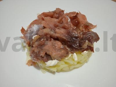 Salotas „Rožinė lašiša po lapės kailiu“ Žingsnis 3