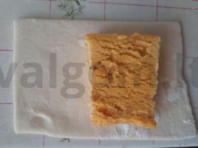 Sluoksniuota tešla su rahat-lukum Žingsnis 1