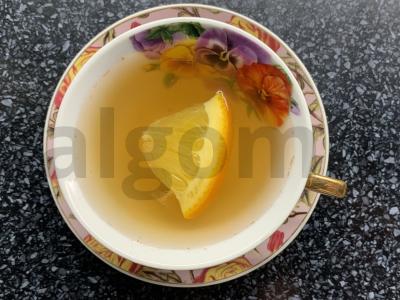 Žalioji arbata su apelsinu, spanguolėmis, imbieru ir cinamonu Žingsnis 7