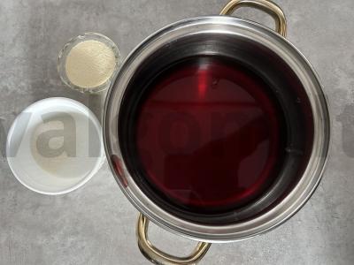 Vyšnių sulčių ir manų pudingas Žingsnis 1