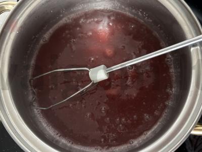 Vyšnių sulčių ir manų pudingas Žingsnis 2