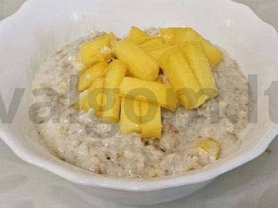 Skani avižinė košė su mangais pagrindine nuotrauka