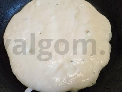 Purūs blynai ant rūgpienio Žingsnis 6