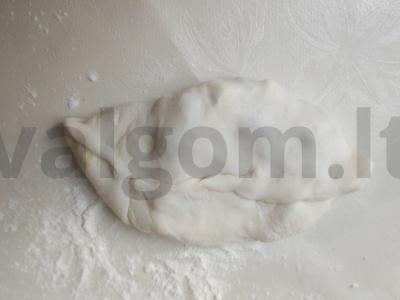 Kibinai su kiaušiniu ir žaliu svogūnu Žingsnis 10