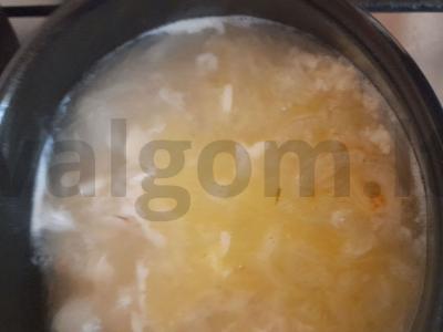 Svogūnų sriuba su lydytu sūriu Žingsnis 4