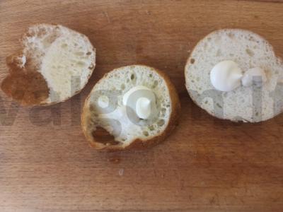 Bandelė su dešra, sūriu ir majonezo bei krienų padažu Žingsnis 2