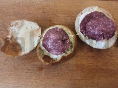 Bandelė su dešra, sūriu ir majonezo bei krienų padažu Žingsnis 3