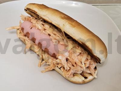 Sotūs dešrainis su sūriu ir dešrelėmis pagrindine nuotrauka