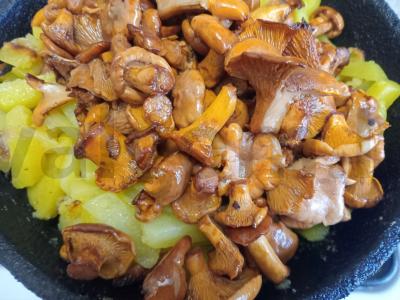 Keptas bulvės su voveraitėmis ir aromatiniu aliejumi Žingsnis 6