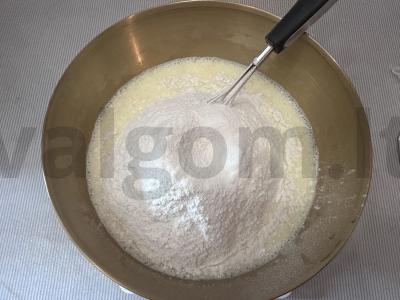 Blynai su šokoladiniais gabaliukais per 30 minučių Žingsnis 2