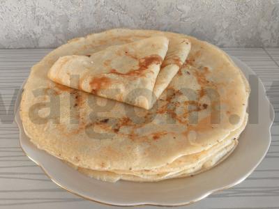 Blynai su varškės grūdeliais grietinėlėje pagrindine nuotrauka