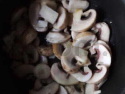 Bulvės su grybais grietinės padaže Žingsnis 4