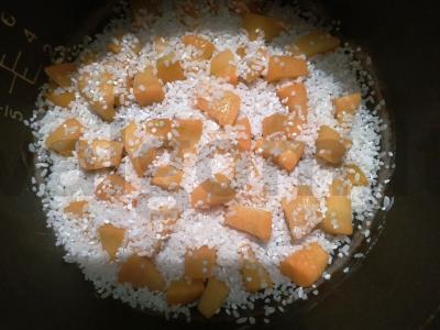 Ryžių košė su moliūgu lėtoje viryklėje Žingsnis 1