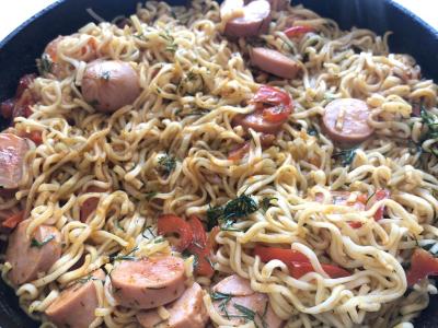 Makaronai su dešrelėmis ir daržovėmis Žingsnis 10