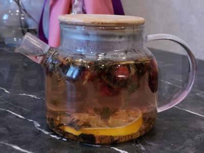 Braškių arbata pagrindine nuotrauka