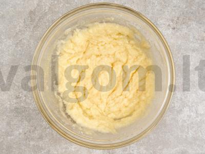 Riešutų biskvitas Žingsnis 3