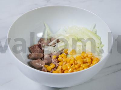 Vištienos širdelių salotos su kukurūzais ir svogūnais Žingsnis 6