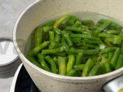 Prancūziškas svogūnų apkepas Žingsnis 1