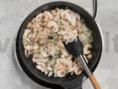 Prancūziškas svogūnų apkepas Žingsnis 3