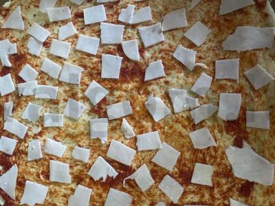 Namų pica su alyvuogėmis, vištiena ir suluguni Žingsnis 4