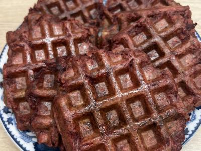 Burokėlių vafliai iš linų miltų pagrindine nuotrauka