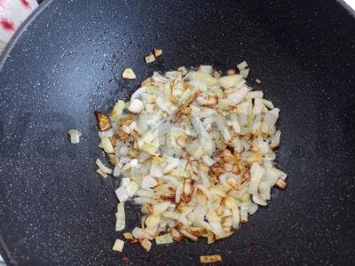 Troškinta vištienos kepenėlė grietinėlėje Žingsnis 2