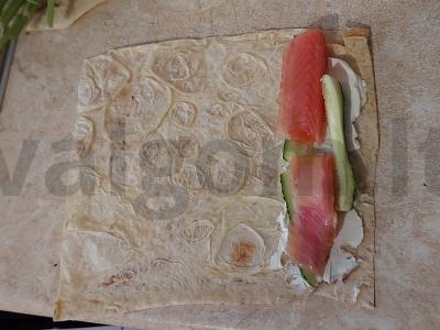 Mini ritinėliai su žuvimi ir agurku Žingsnis 3