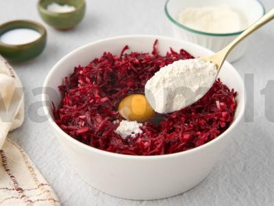 Burokėlių bulviniai blynai Žingsnis 2