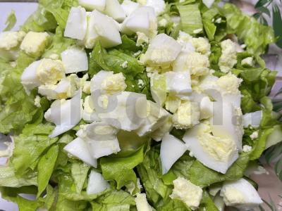 Salotos su rūkytomis vištienos krūtinėlėmis Žingsnis 4