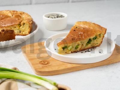 Žaliojo svogūno pyragas pagrindine nuotrauka