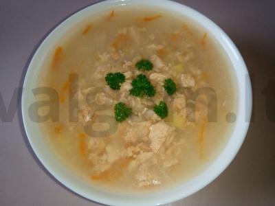 Lašišų sriuba su grikiais, bulvėmis ir morkomis pagrindine nuotrauka