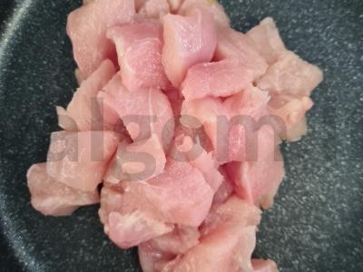 Vištienos filė su česnaku ir žolelėmis grietinėlės padaže Žingsnis 2