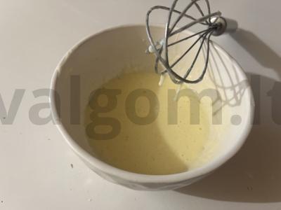 Bananų blyneliai su raugintu pienu Žingsnis 4