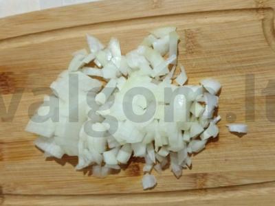 Vištienos širdelės pomidorų padaže Žingsnis 2