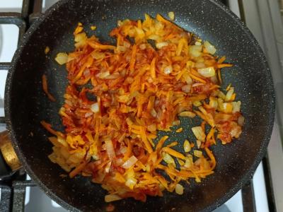 Vištienos širdelės pomidorų padaže Žingsnis 7